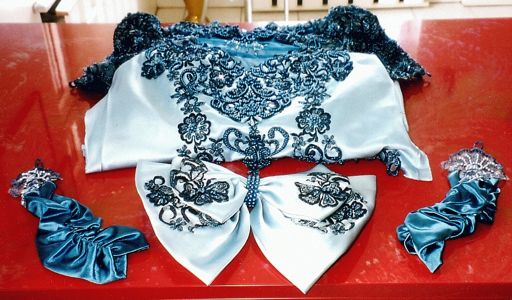 Brautkleid-Polyester-blau-02.jpg